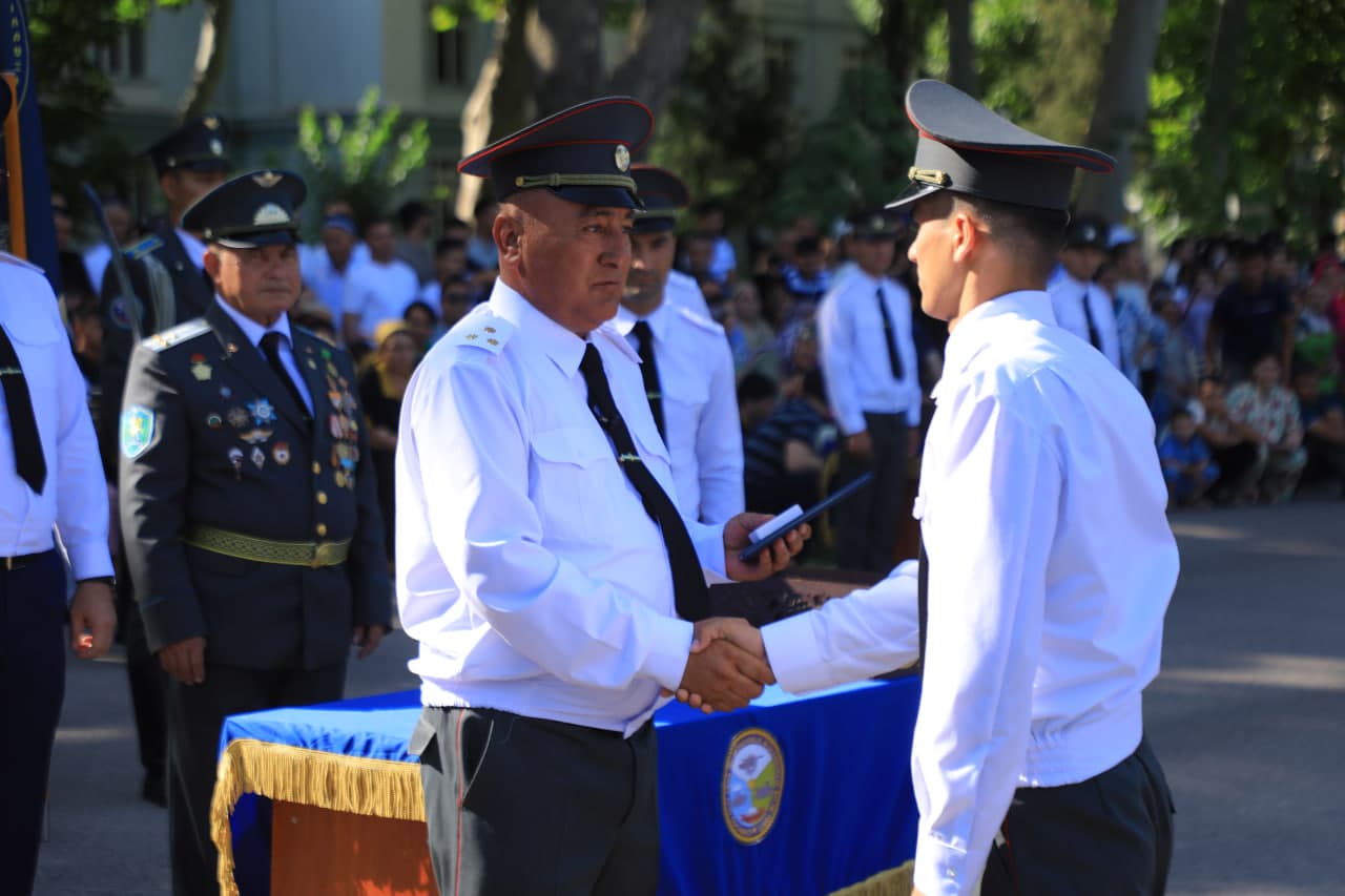 Chirchiq oliy tank qo‘mondonlik-muhandislik bilim yurtida navbatdagi bitiruv tantanasi