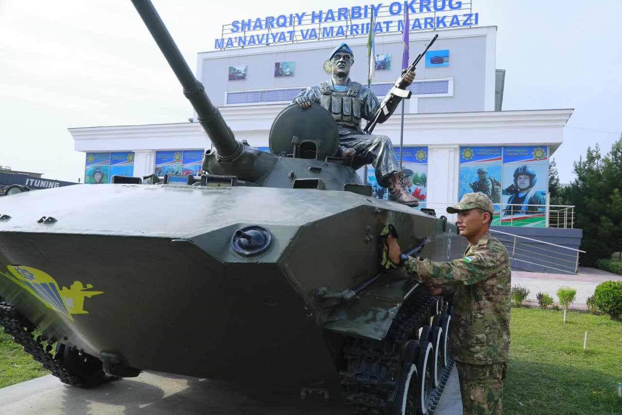 Harbiy xizmatchilar va ularning oila a'zolari ommaviy hashar ishlarida faol