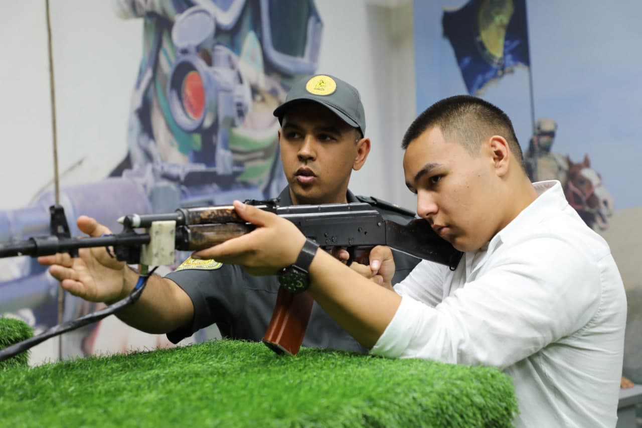 Yoshlar Harbiy xavfsizlik va mudofaa universitetining faoliyati bilan yaqindan tanishdi