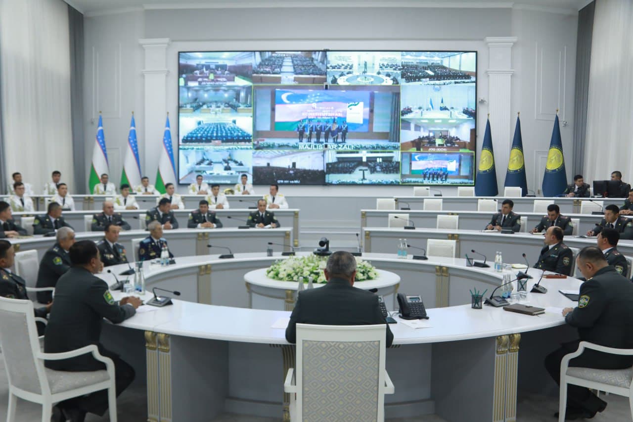 Bosh qomusimiz qabul qilingan kun keng nishonlandi