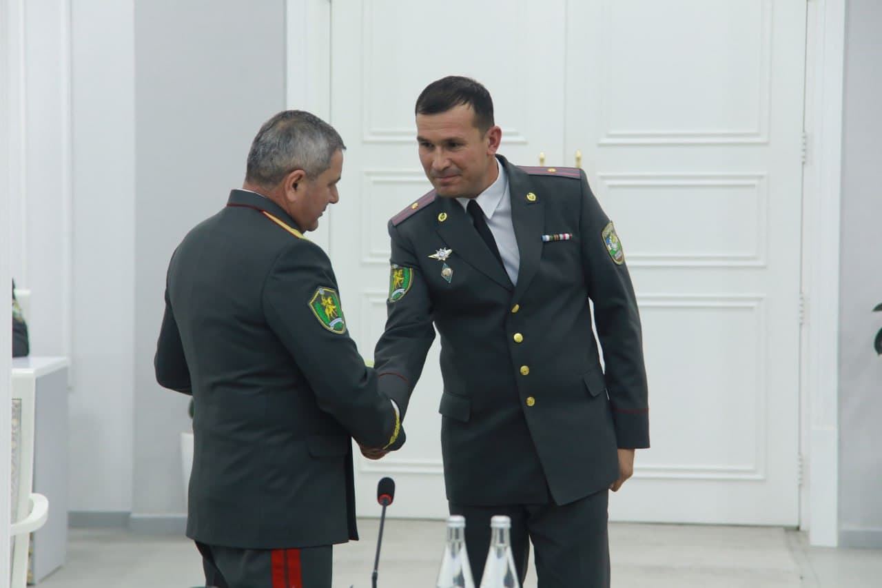 Bosh qomusimiz qabul qilingan kun keng nishonlandi