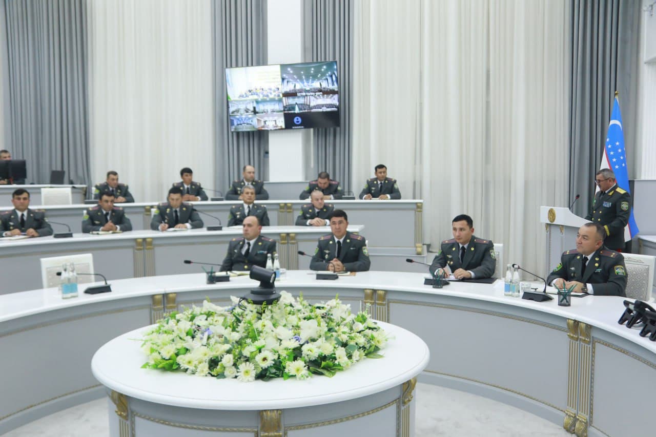 Bosh qomusimiz qabul qilingan kun keng nishonlandi