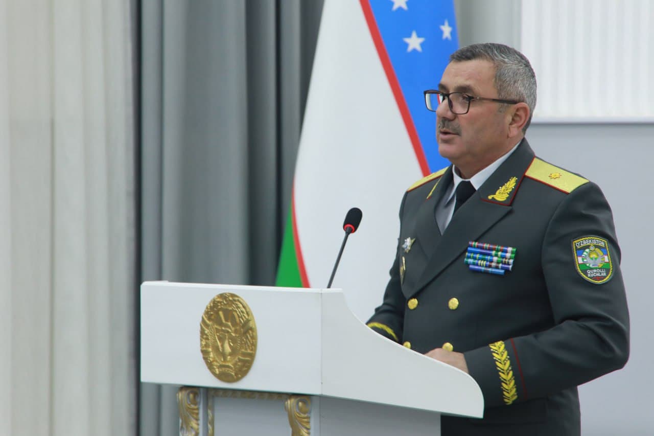 Bosh qomusimiz qabul qilingan kun keng nishonlandi