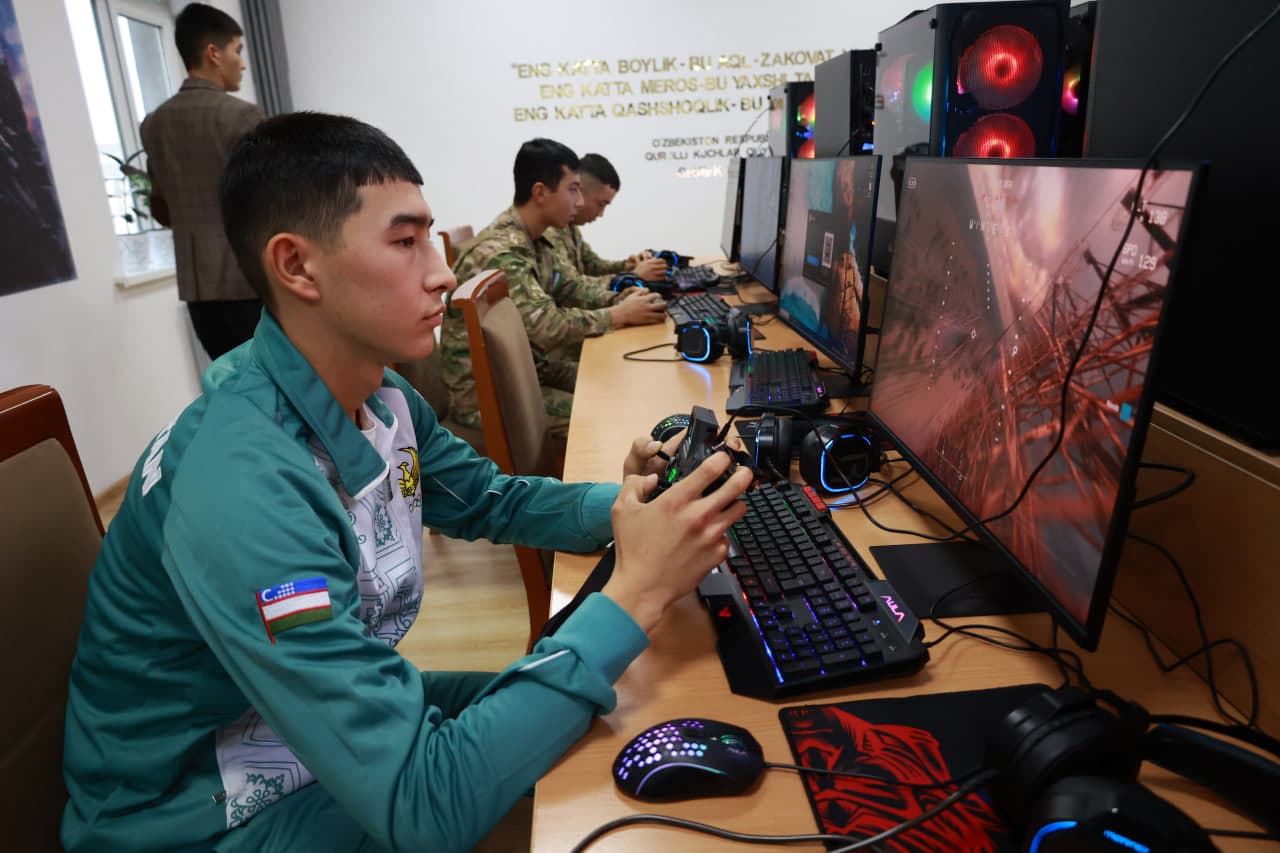 “Qoʻshinlar boshqaruvini amalga oshirishda avtomatlashtirilgan boshqaruv tizimini qoʻllashning oʻrni va nufuzi” mavzusida xalqaro ilmiy-amaliy konferensiya boʻlib oʻtdi