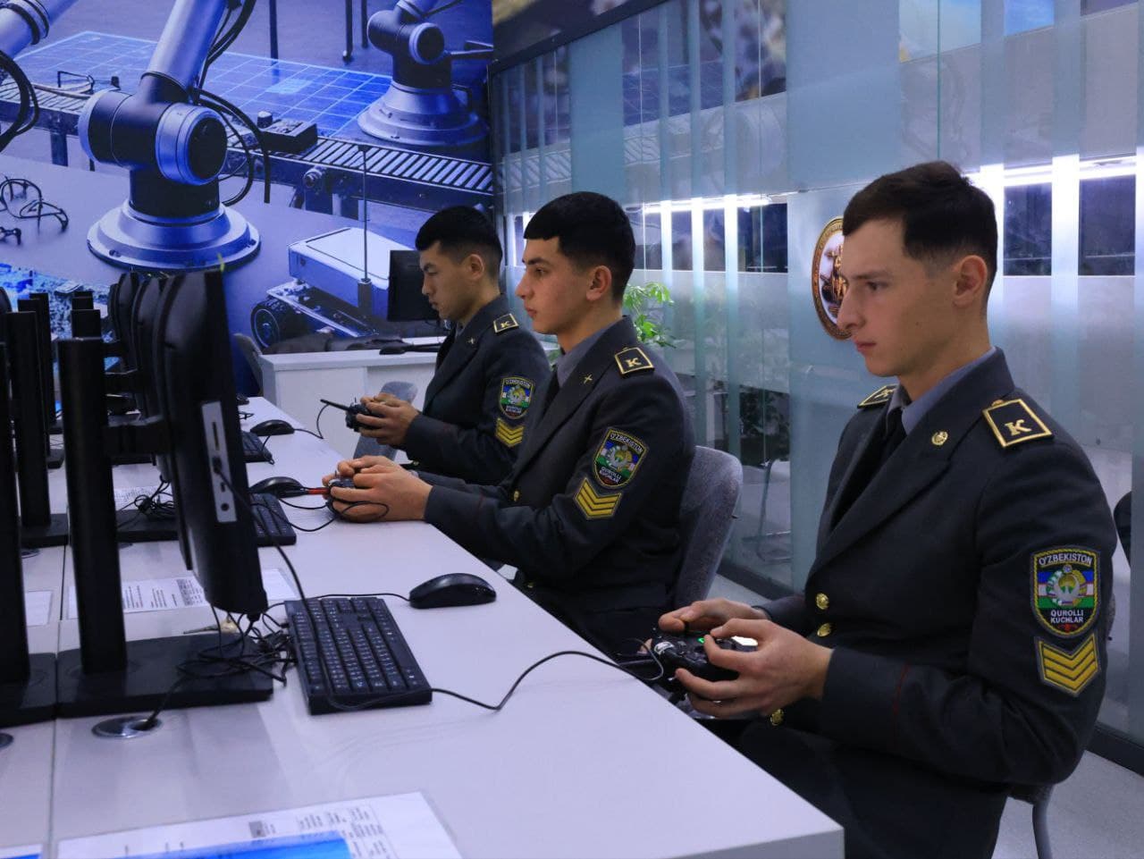 Quruqlikdagi qoʻshinlar institutida tarix va bugun yuzlashdi