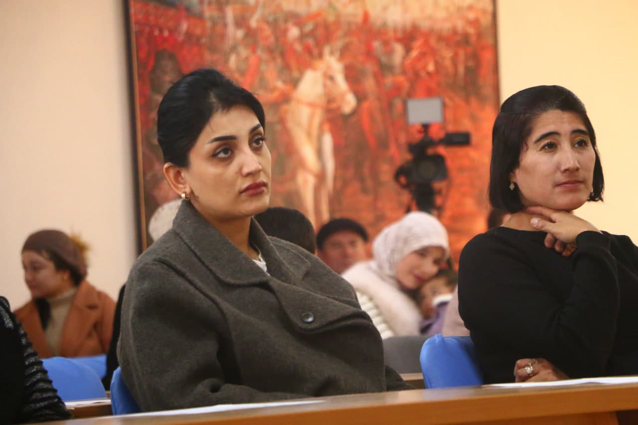 Harbiy oilalar ishtirokida davra suhbati va chuqurlashtirilgan tibbiy ko‘rik o‘tkazildi