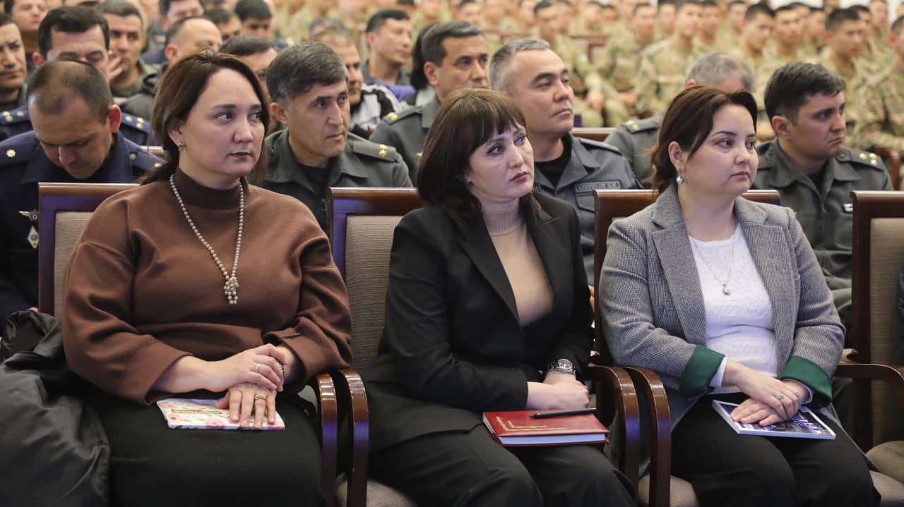 Xorijiy tillarni samarali o‘qitish bo‘yicha amaliy va nazariy tavsiyalar master-klassda taqdim etildi