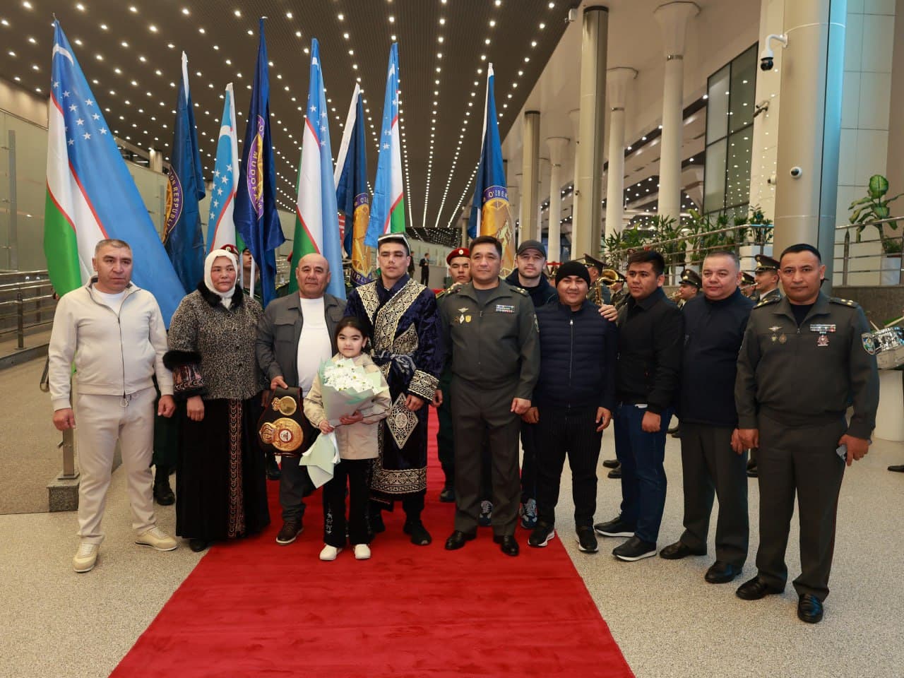 Gʻalaba bilan qaytgan kapitan Bektemir Meliqoʻziyev tantanali kutib olindi