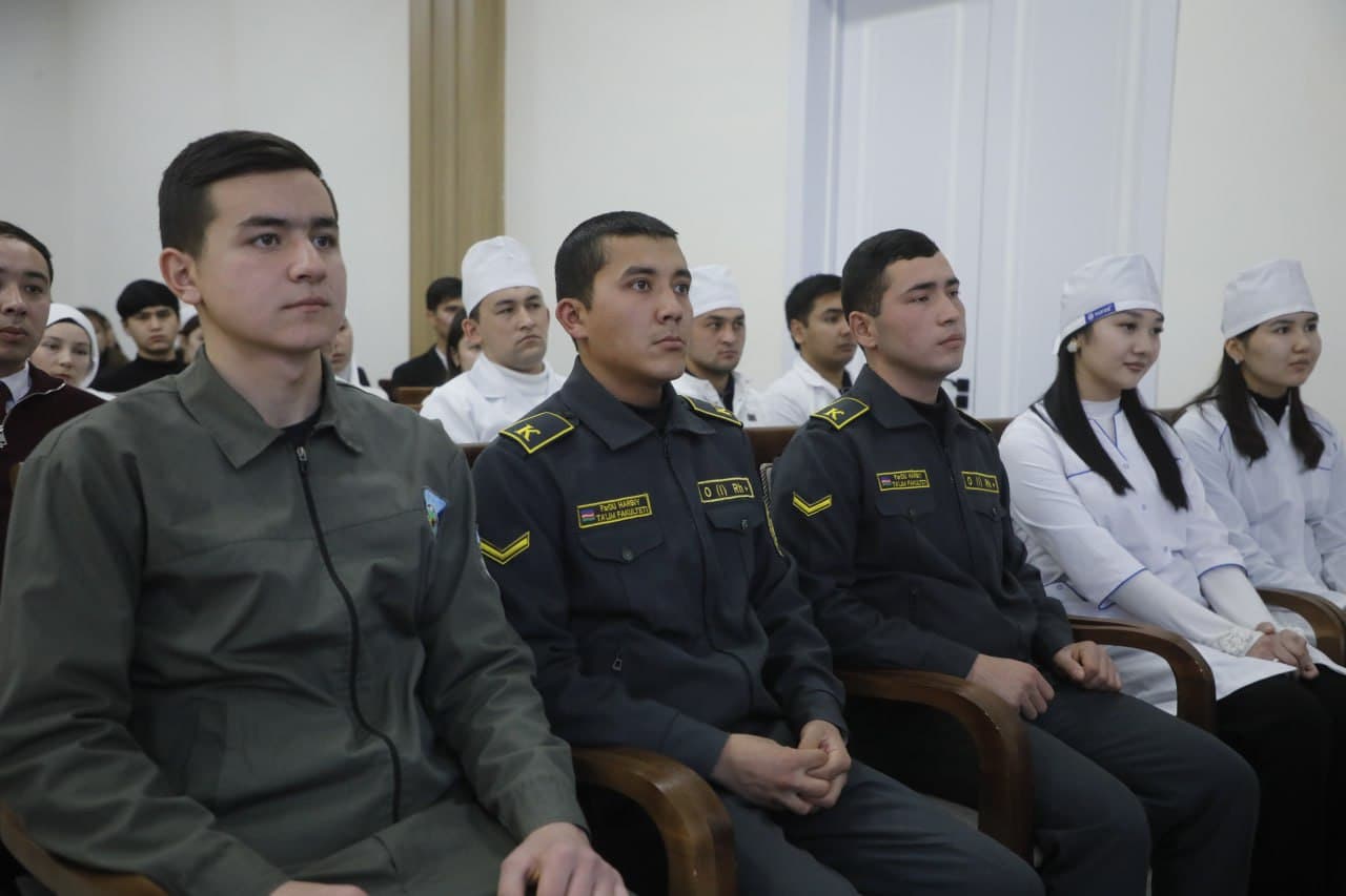 Yoshlar bilan ochiq muloqot