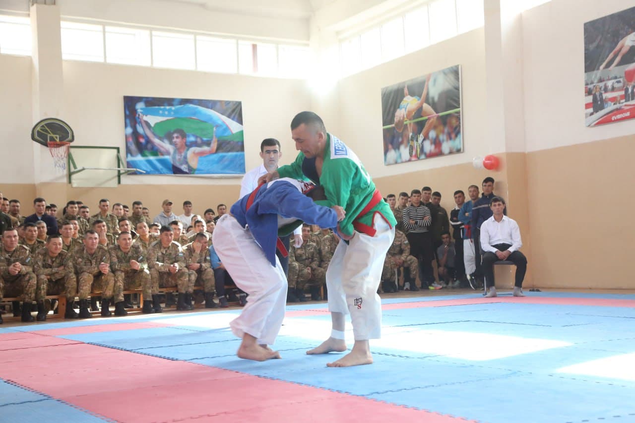 Angrenda “Komandir kubogi” uchun kurash musobaqasi o‘tkazildi