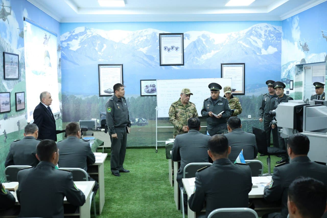 Serjantlar tayyorlash oliy maktabi faoliyati tanqidiy-tahliliy ruhda muhokama qilinib, istiqboldagi vazifalar belgilandi
