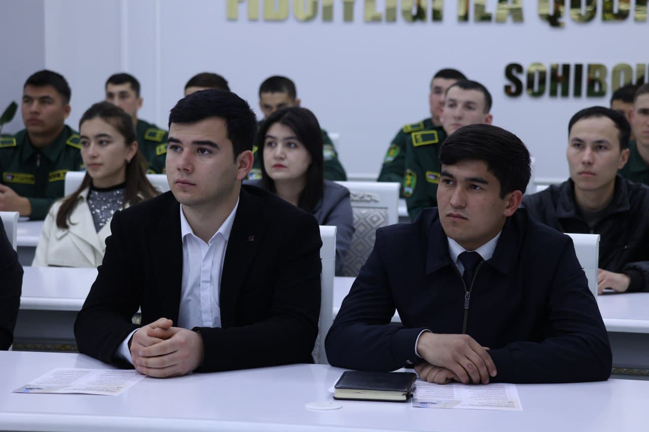 Sharqiy harbiy okrugda yoshlar bilan ochiq muloqot tashkil etildi