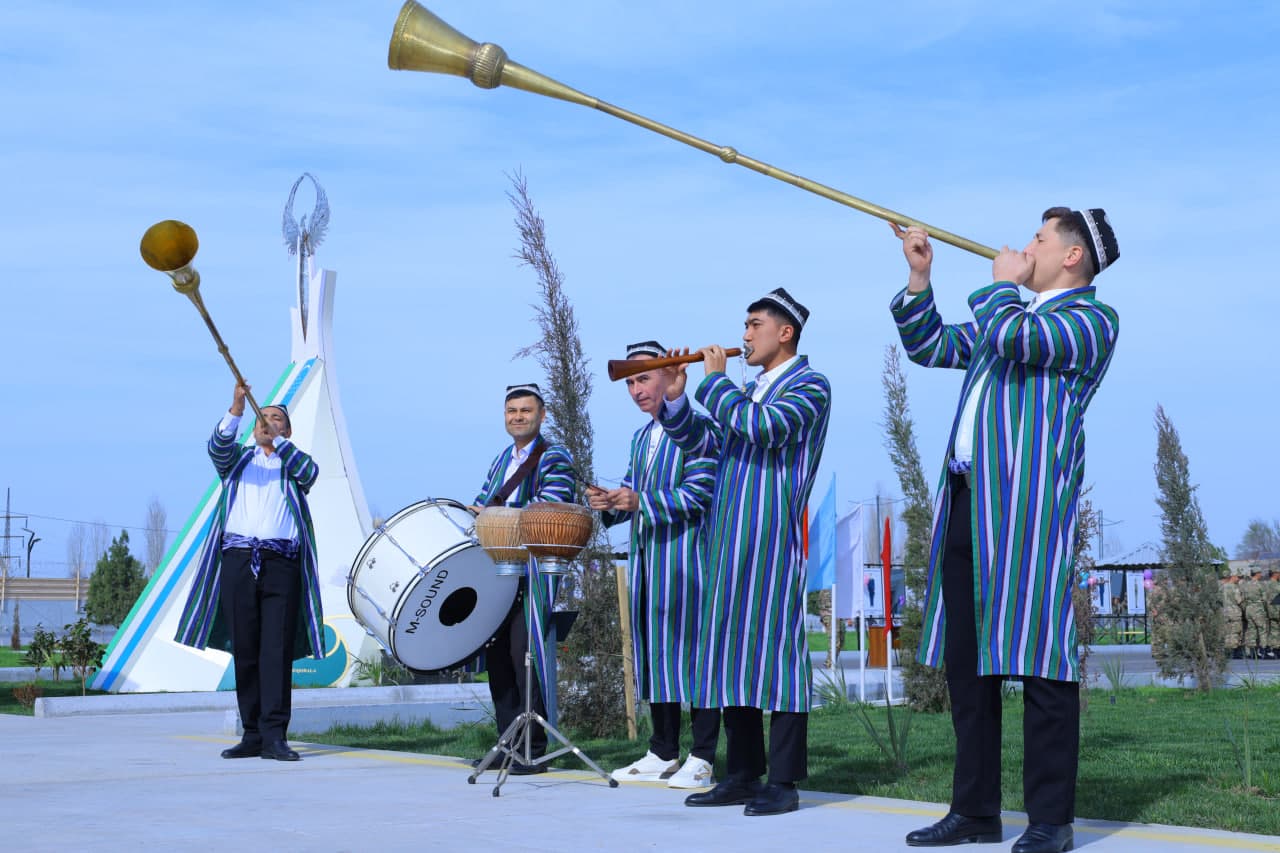 Sharqona yangi yil sayli