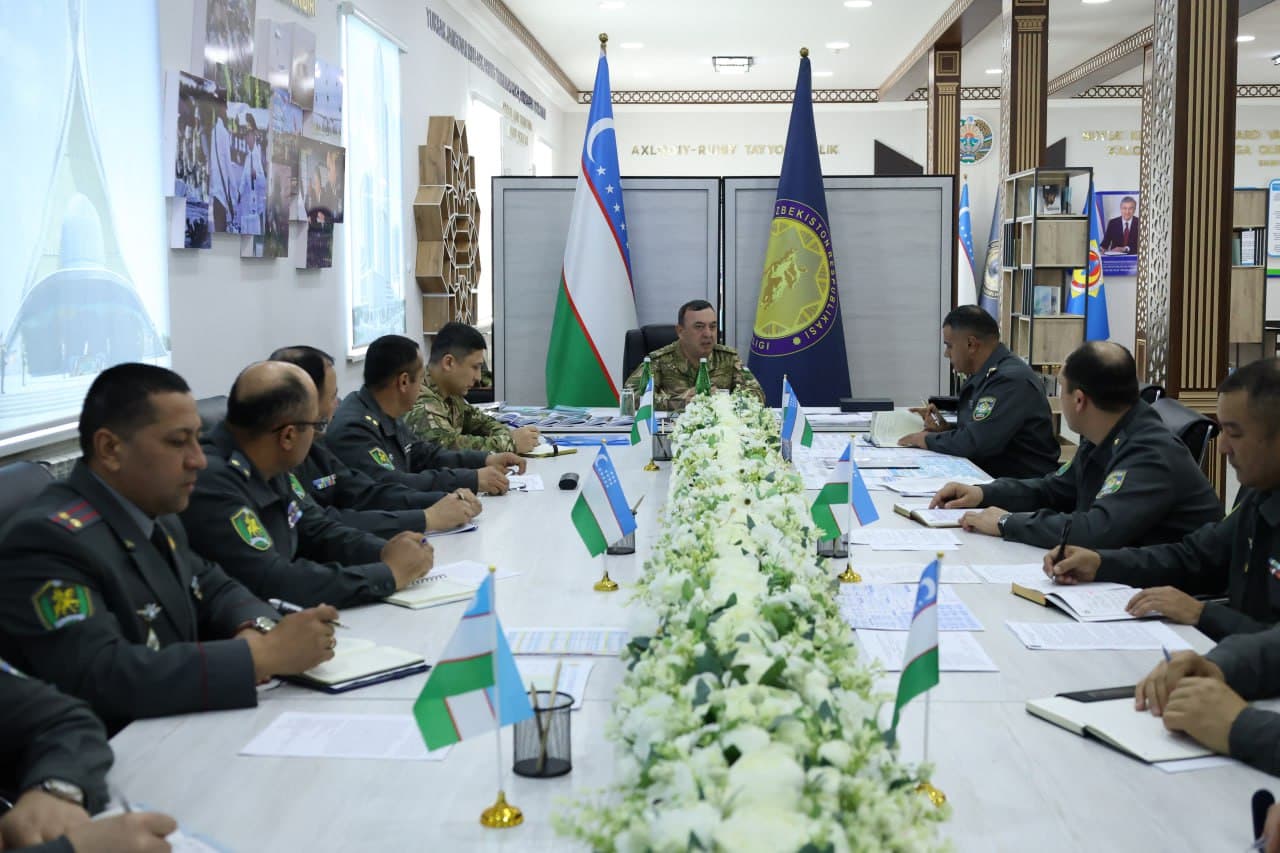 Serjantlar tayyorlash oliy maktabi faoliyati tanqidiy-tahliliy ruhda muhokama qilinib, istiqboldagi vazifalar belgilandi