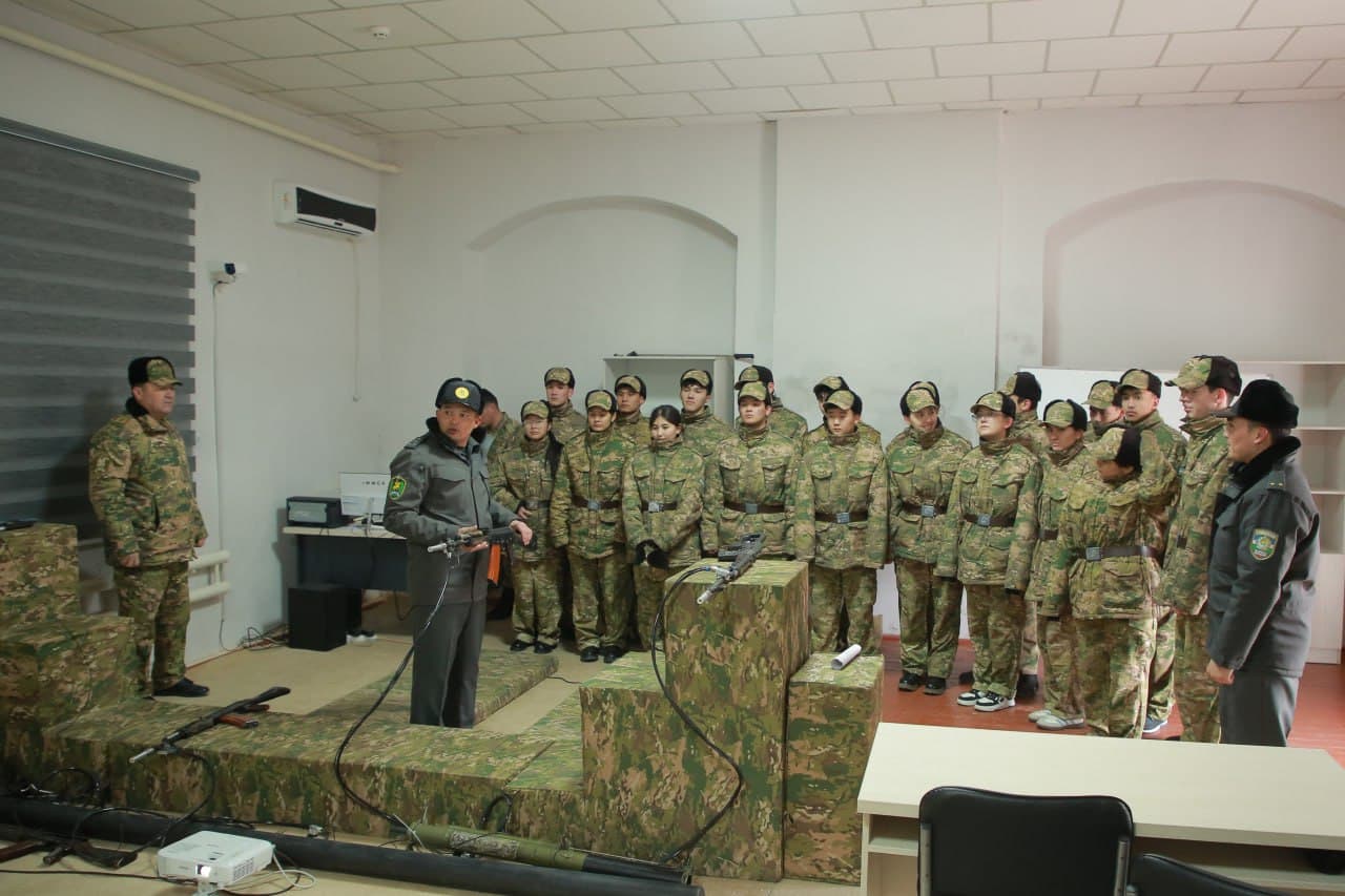Nukusda “Harbiy qismda bir kun” loyihasi tashkil etildi