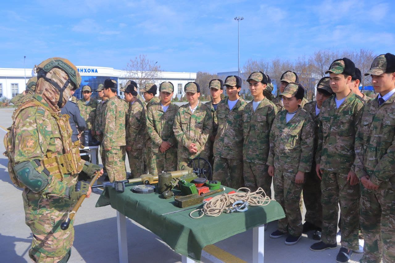 Markaziy harbiy okrugda yoshlar bilan keng qamrovli tadbirlar oʻtkazilmoqda