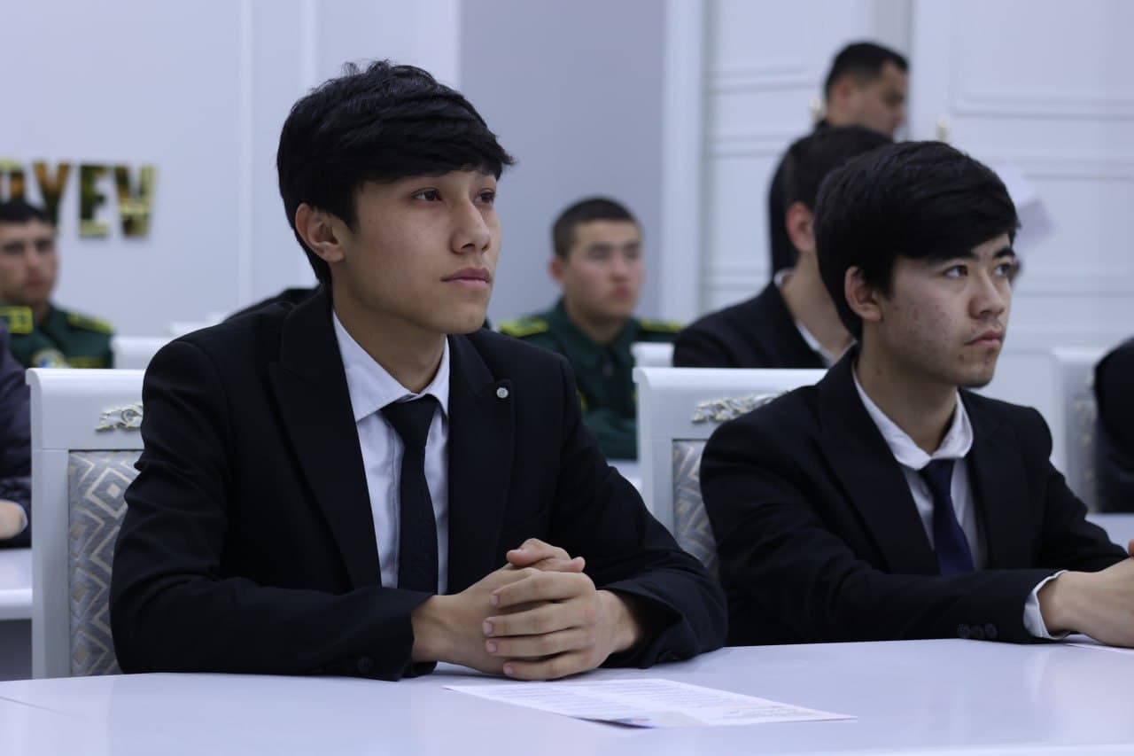 Sharqiy harbiy okrugda yoshlar bilan ochiq muloqot tashkil etildi