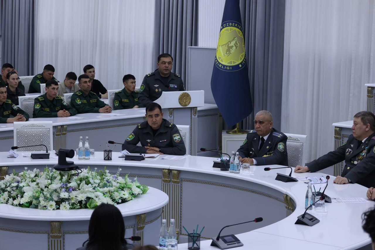 Sharqiy harbiy okrugda yoshlar bilan ochiq muloqot tashkil etildi