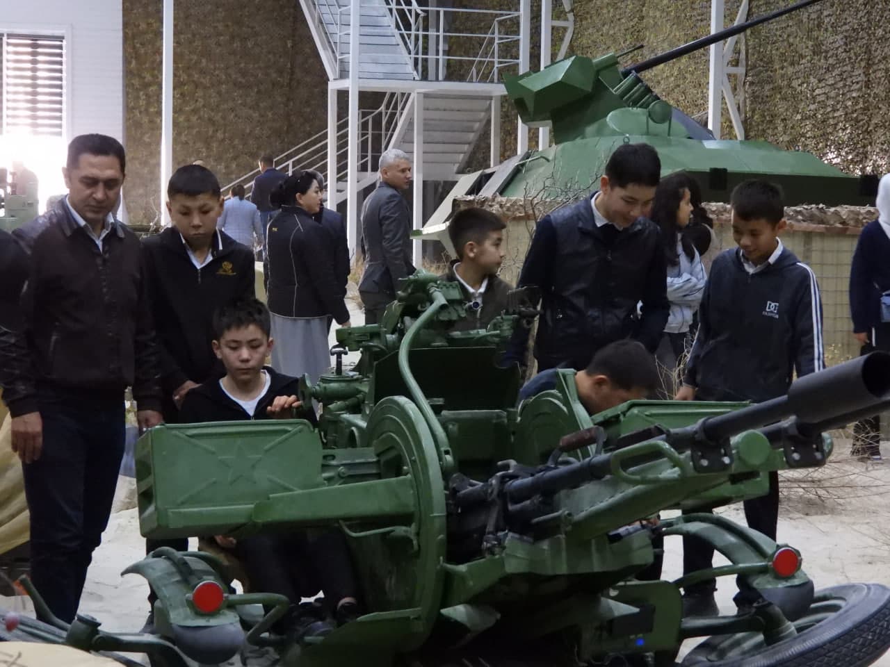 Quruqlikdagi qo‘shinlar instituti yoshlar nigohida