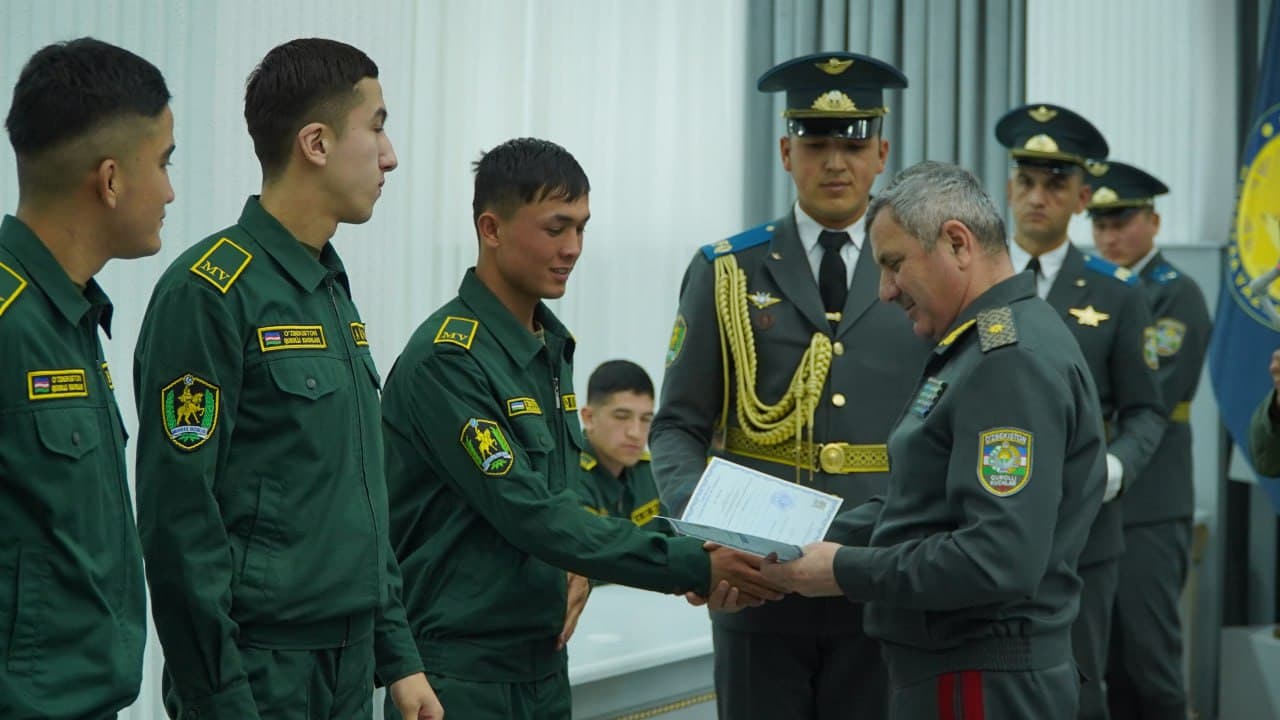Muddatli harbiy xizmatchilarga sertifikatlar topshirildi
