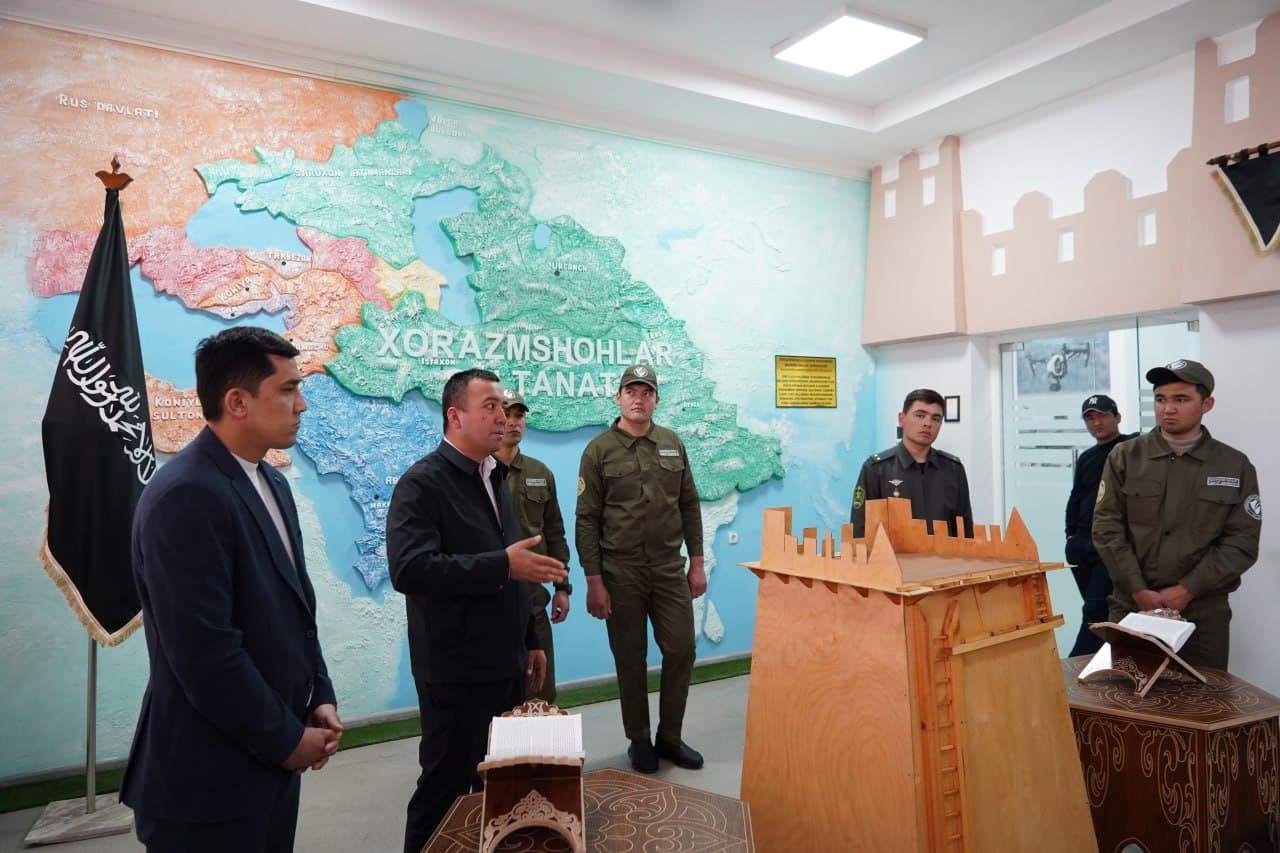 Yoshlar harbiy hayot maktabida toblandi