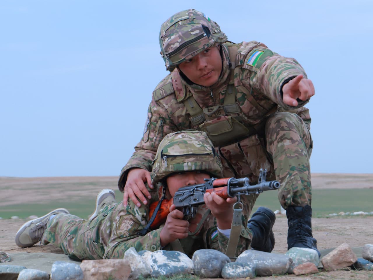 O‘quvchi yoshlar amaliy o‘q otish mashg‘ulotlarida qatnashdi