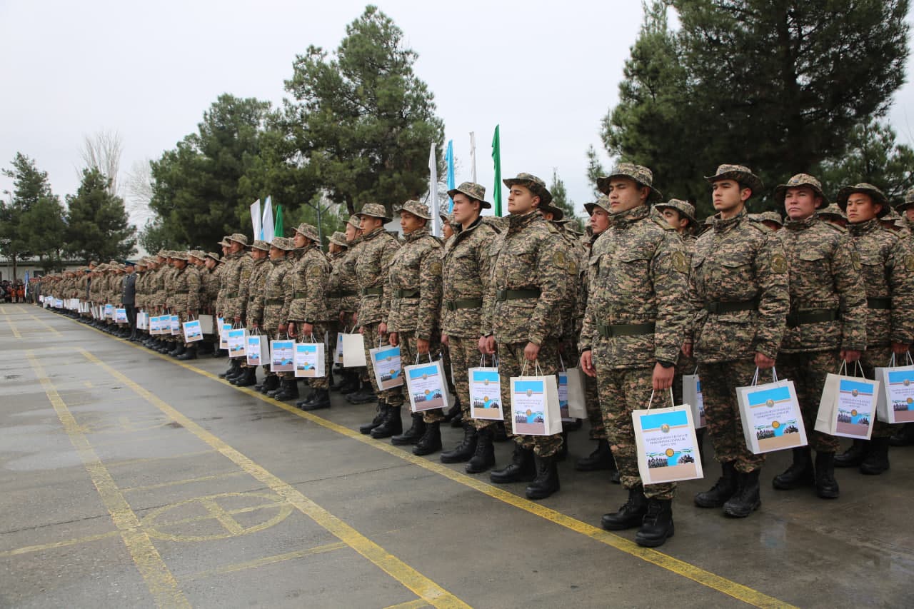 Qarshi shahrida ham bir guruh o‘g‘lonlar harbiy xizmatga kuzatildi