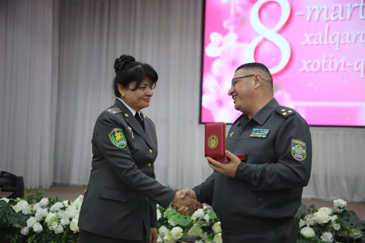 Okrug boshqaruv apparatida bayram tadbiri bo‘lib o‘tdi