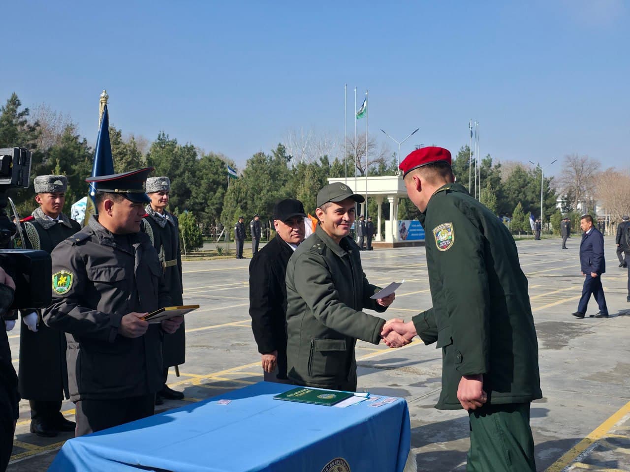 Sharaf bilan yakunlangan xizmat — tantanali kuzatuv