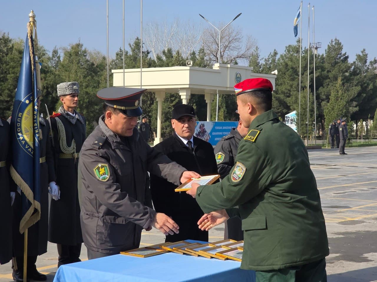 Sharaf bilan yakunlangan xizmat — tantanali kuzatuv