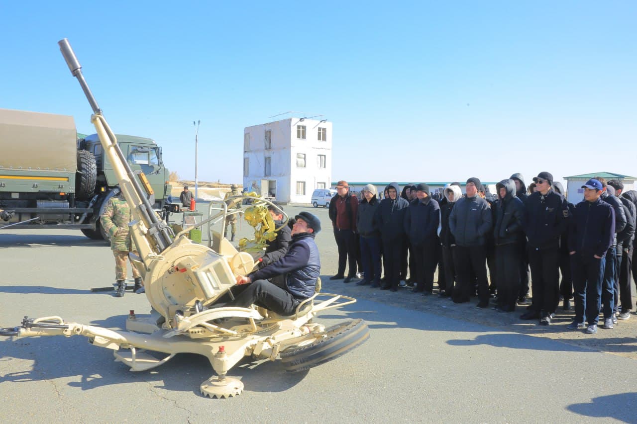 Yangiariq poligonida o‘quvchilar uchun amaliy o‘q otish mashg‘uloti o‘tkazildi