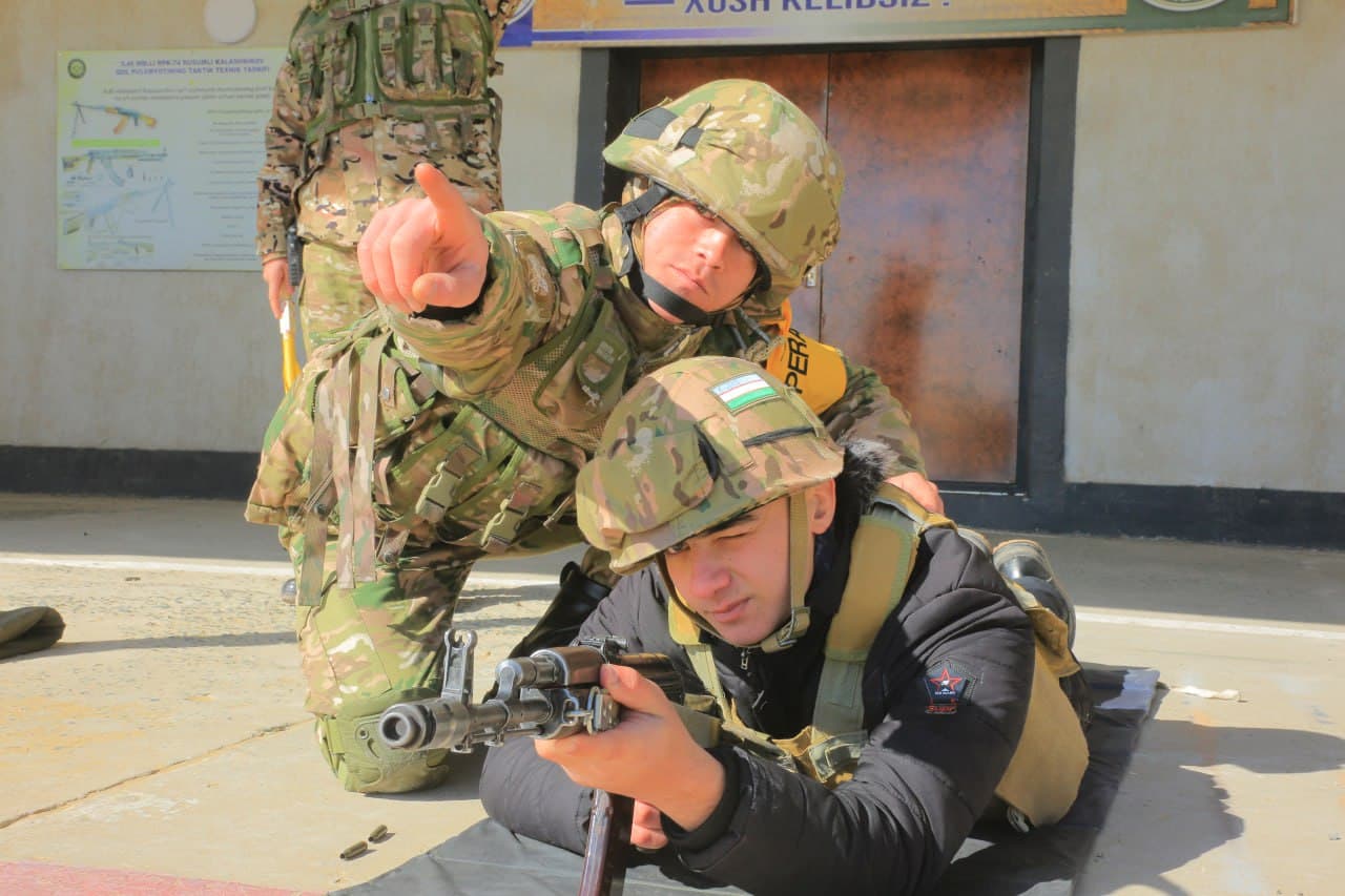 Yangiariq poligonida o‘quvchilar uchun amaliy o‘q otish mashg‘uloti o‘tkazildi