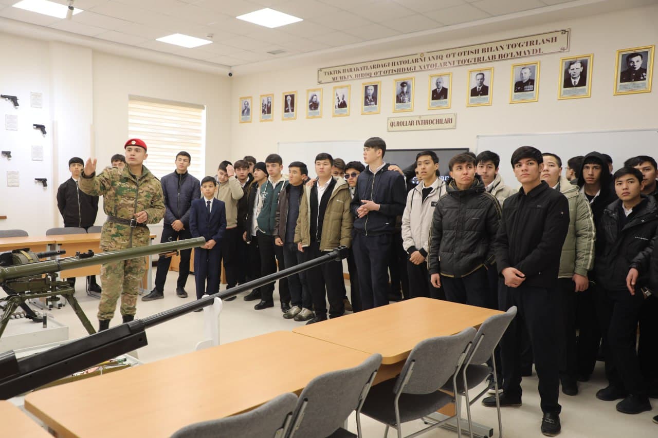 Yashnobod yoshlari harbiy universitet bilan tanishdi