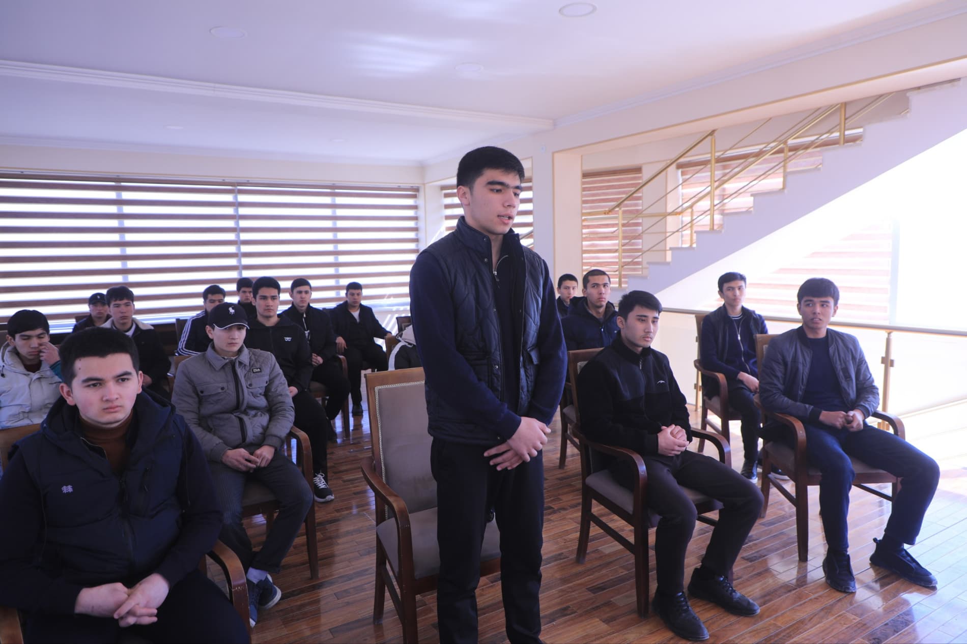 Yoshlar bilan harbiycha muloqot