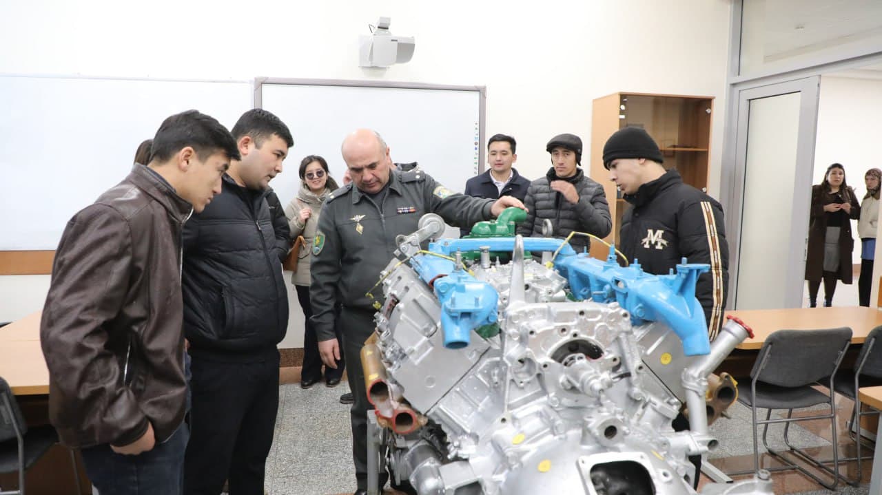 Yashnobod yoshlari harbiy universitet bilan tanishdi