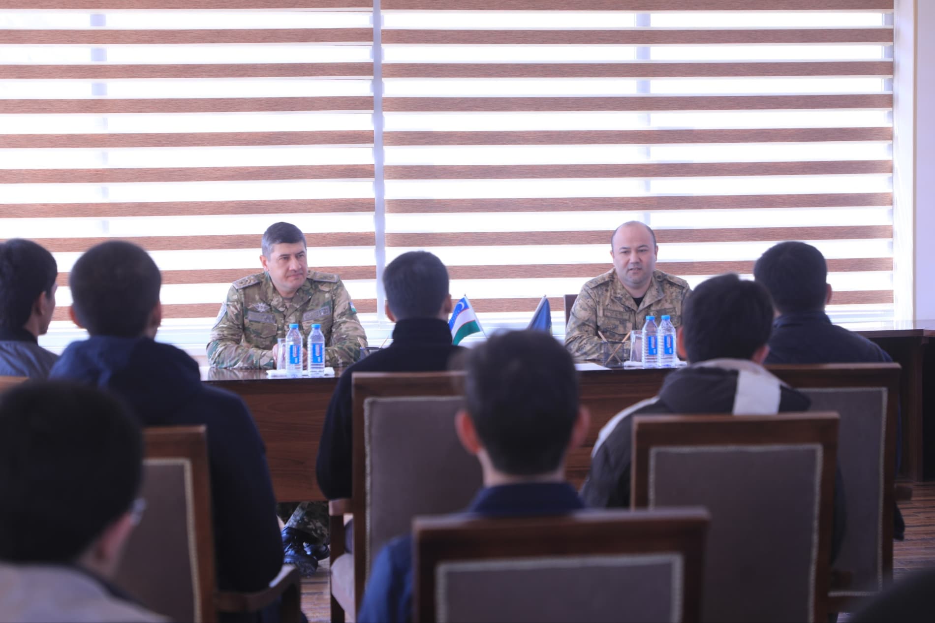 Yoshlar bilan harbiycha muloqot