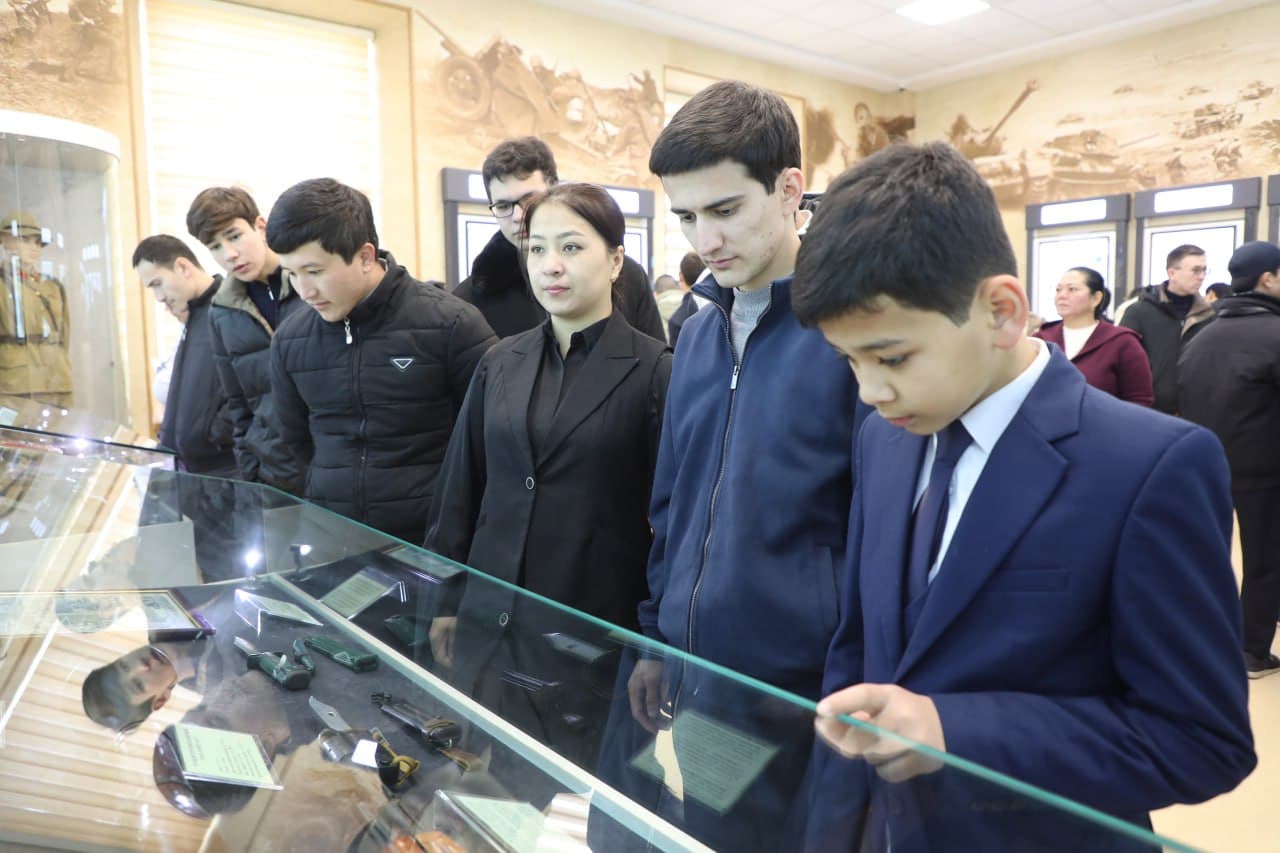 Yashnobod yoshlari harbiy universitet bilan tanishdi