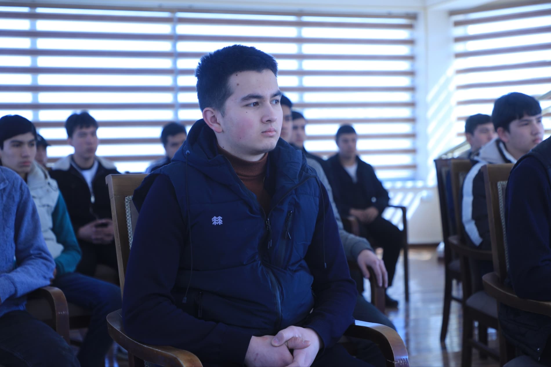 Yoshlar bilan harbiycha muloqot