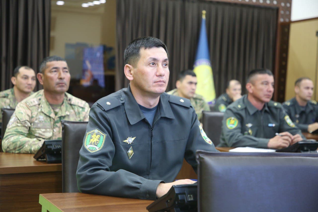 Okrug boshqaruv apparatida yoshlar masalasida hisobot yig‘ilishi bo‘lib o‘tdi