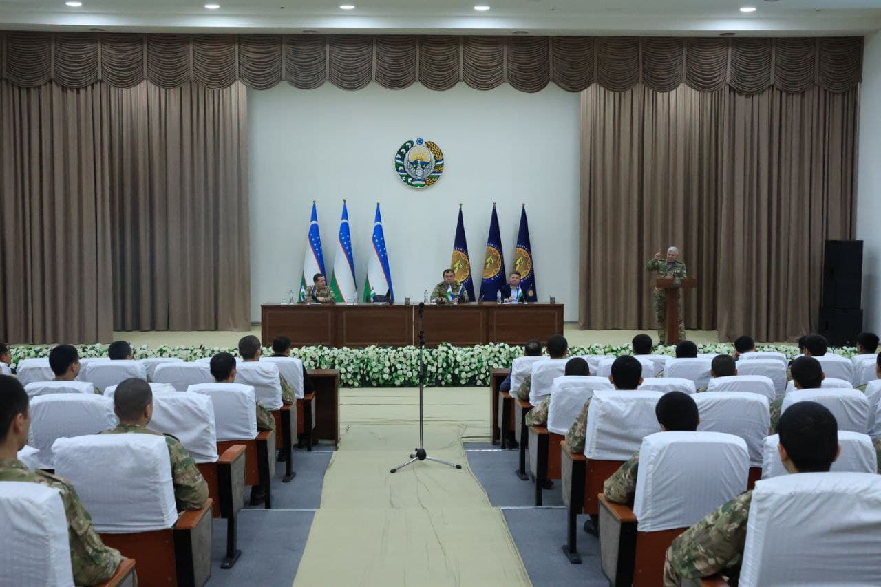 “Jasorat maktabi”da ochiq muloqot: rahbarlar va yoshlar bir davrada