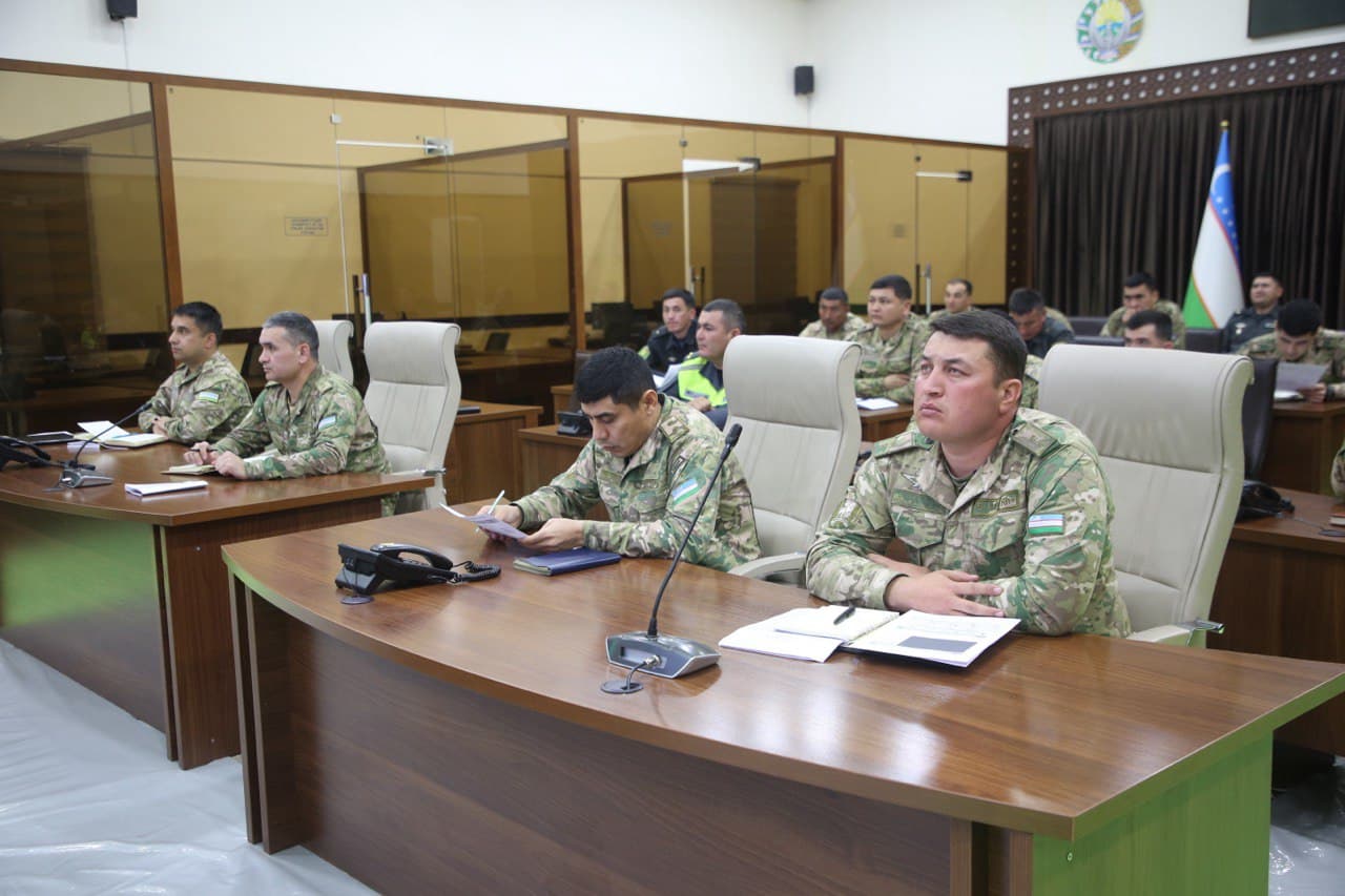 Okrug boshqaruv apparatida yoshlar masalasida hisobot yig‘ilishi bo‘lib o‘tdi