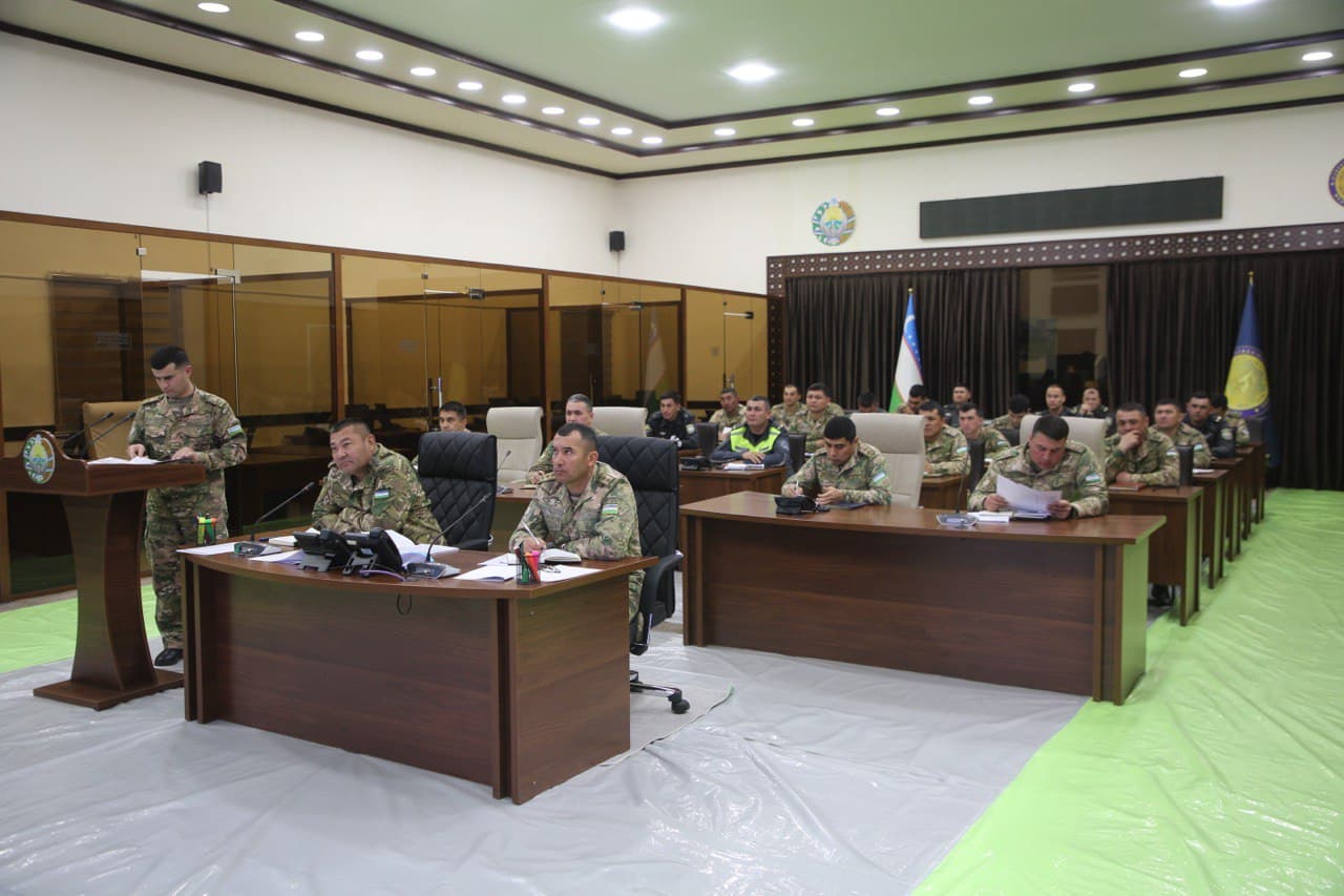 Okrug boshqaruv apparatida yoshlar masalasida hisobot yig‘ilishi bo‘lib o‘tdi