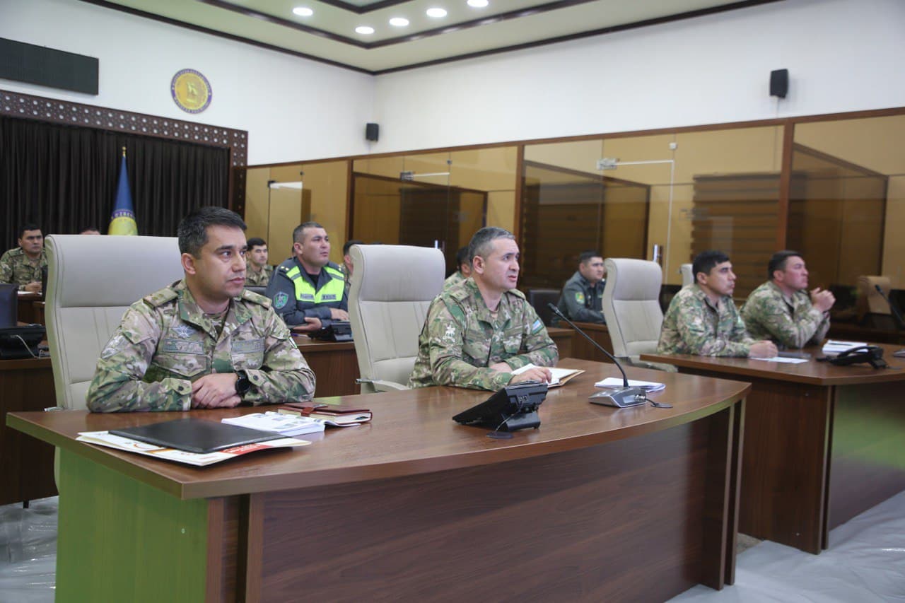 Okrug boshqaruv apparatida yoshlar masalasida hisobot yig‘ilishi bo‘lib o‘tdi