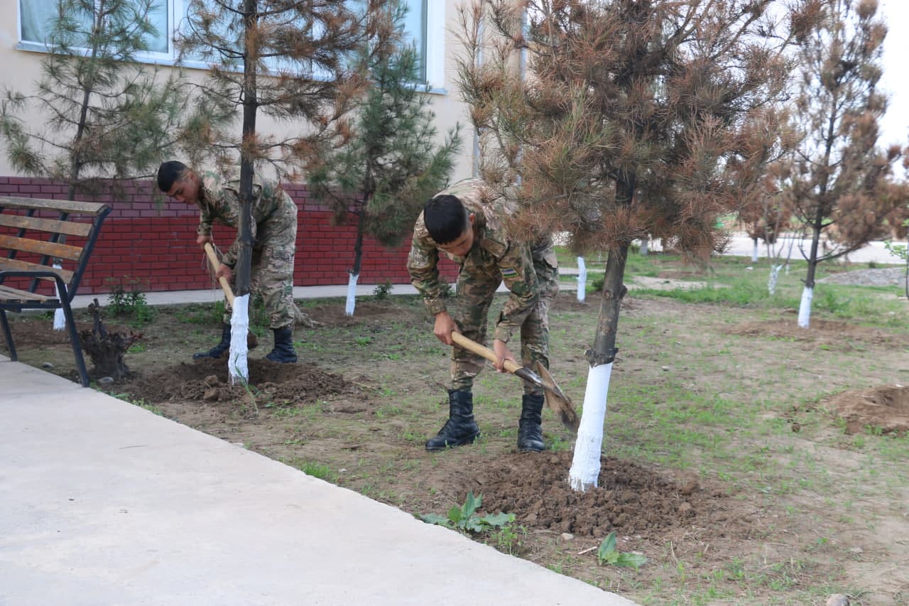 Hashar yurtga obodlik, harbiy qismlarga saxovat nurini sochmoqda