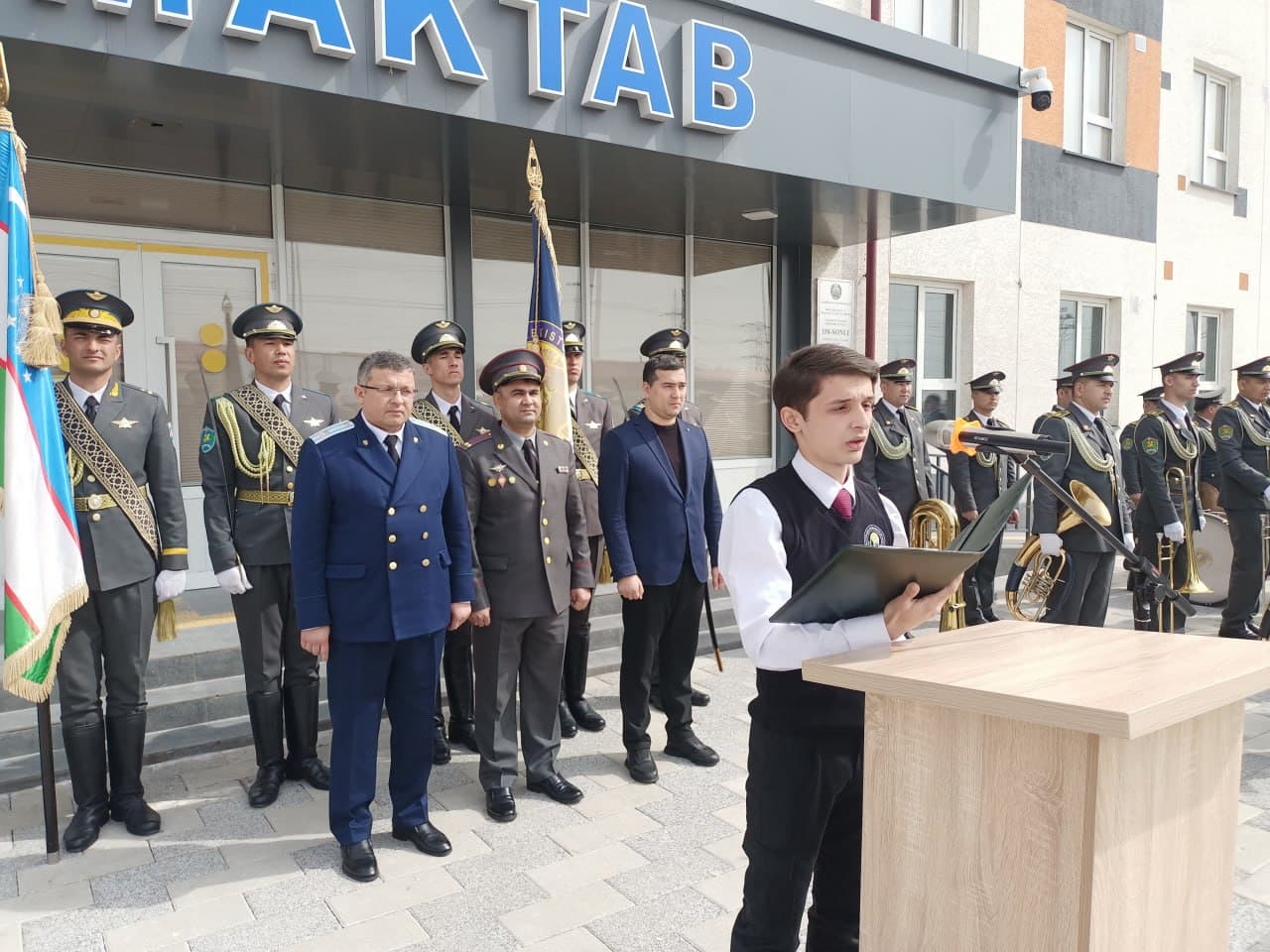 Bektemirda “Vatan tayanchi” otryad a’zolariga ko‘krak nishonlari topshirildi