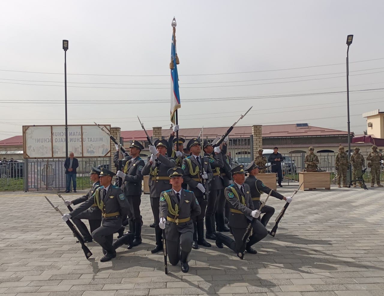 Bektemirda “Vatan tayanchi” otryad a’zolariga ko‘krak nishonlari topshirildi