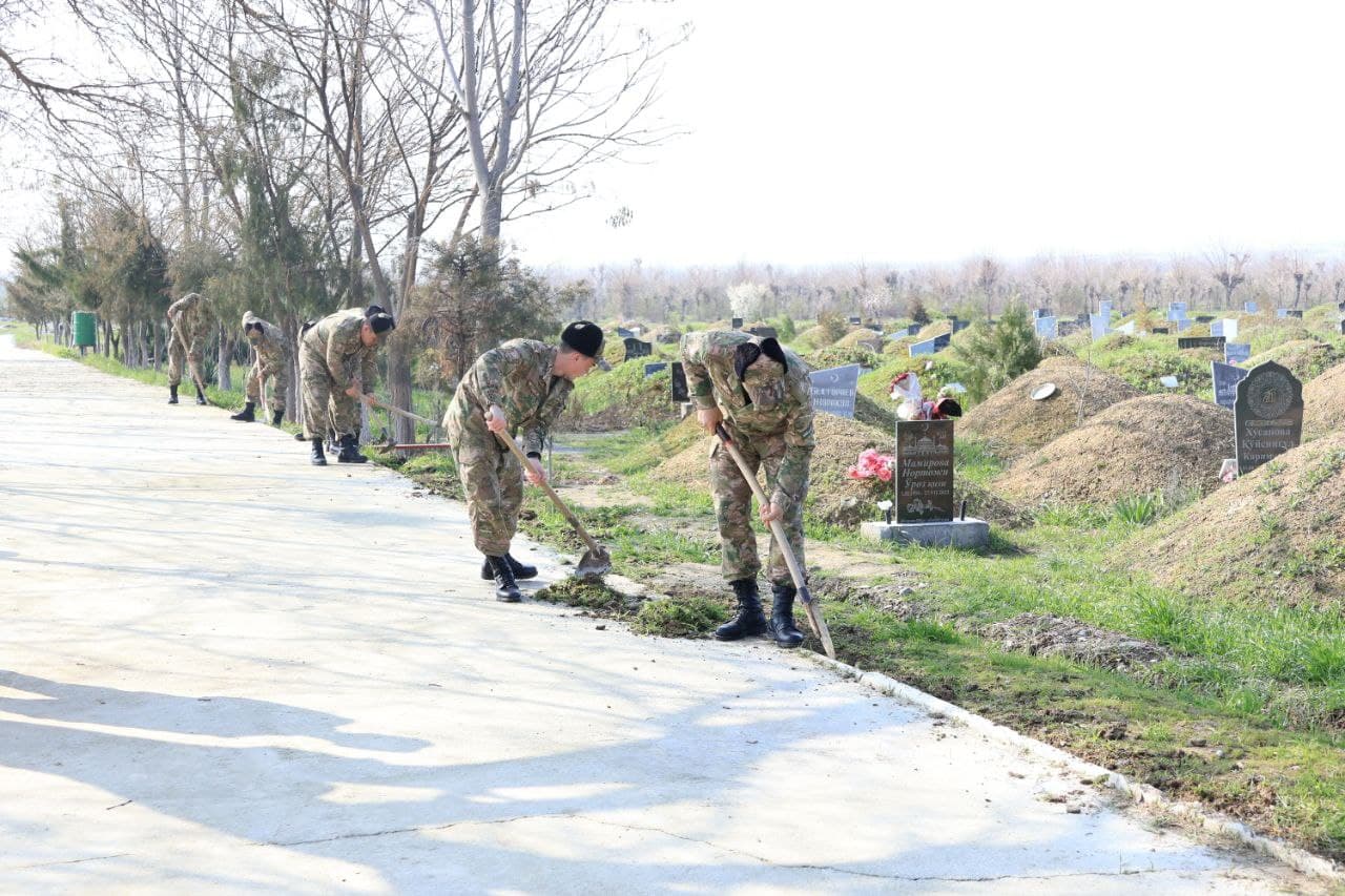 Umumxalq xayriya hashari doirasida obodonlashtirish ishlari keng ko‘lamda davom etmoqda