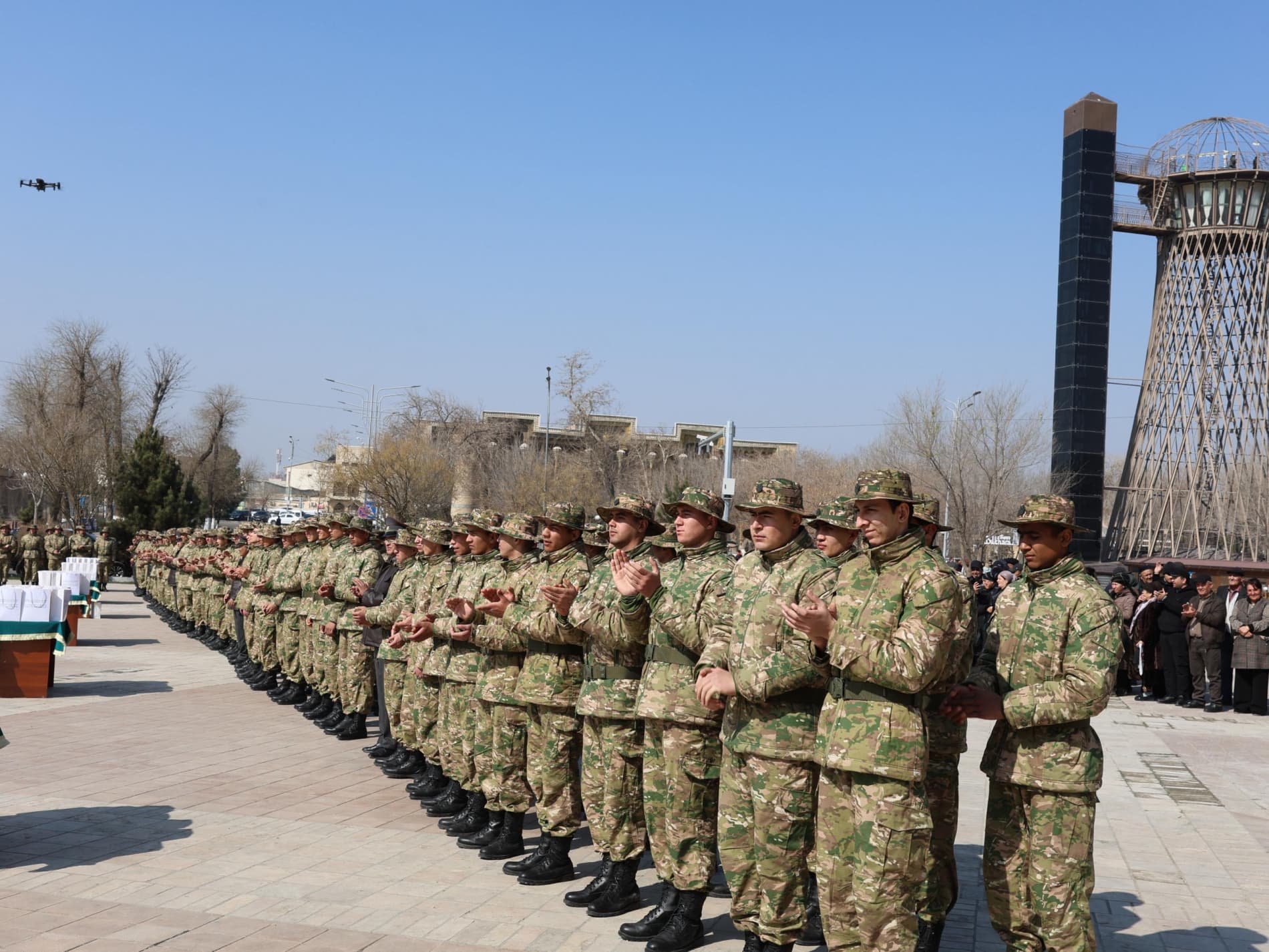 В Бухаре состоялись проводы призывников на защиту Родины