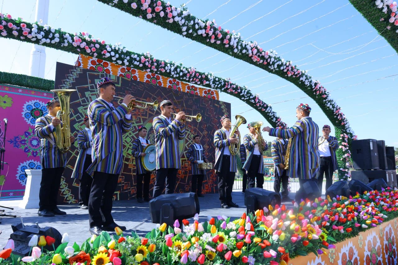 “Navro‘zni ulug‘lash – insonni ulug‘lashdir!” — Surxondaryoda bayram sayillari davom etmoqda