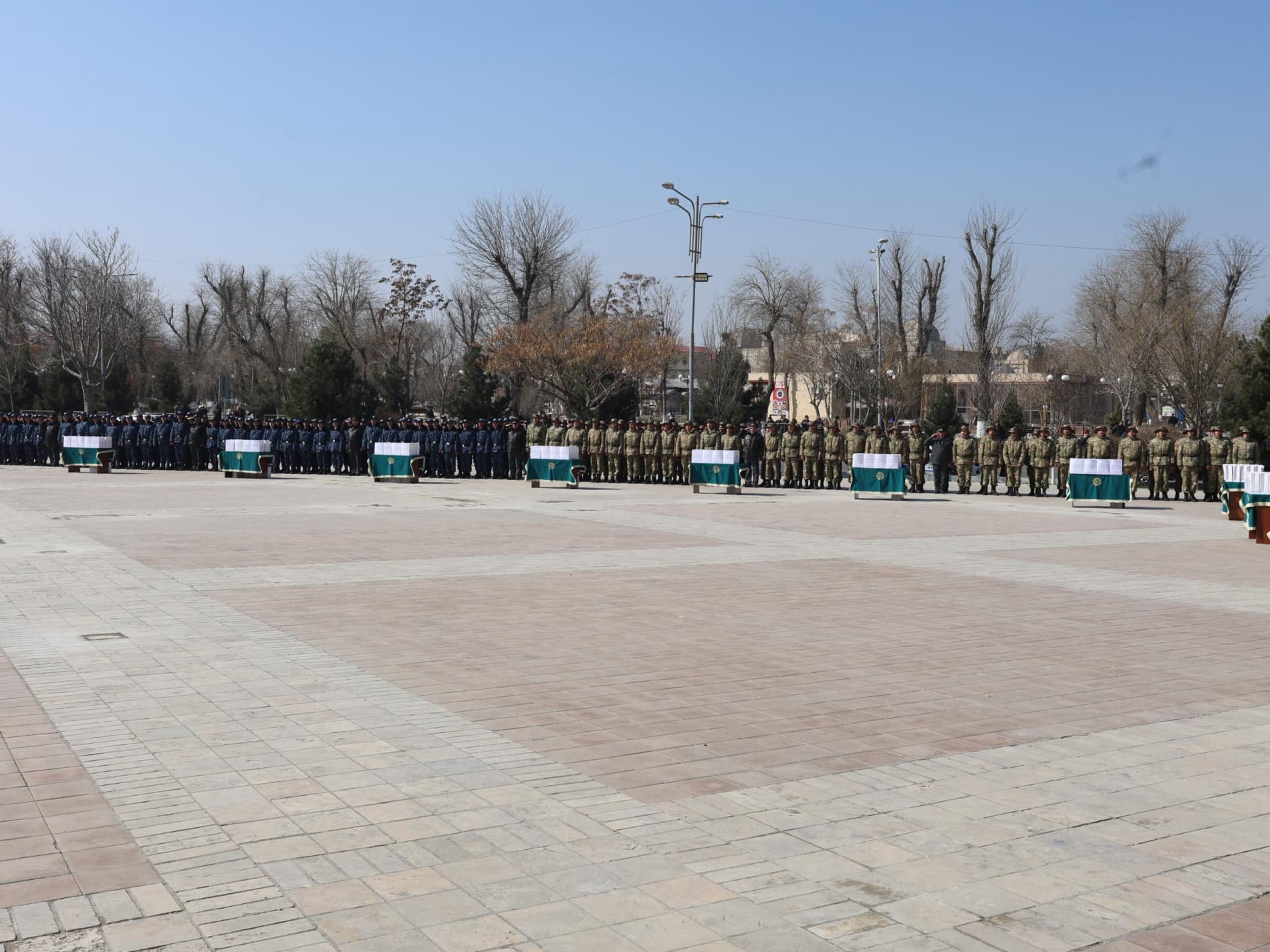 В Бухаре состоялись проводы призывников на защиту Родины